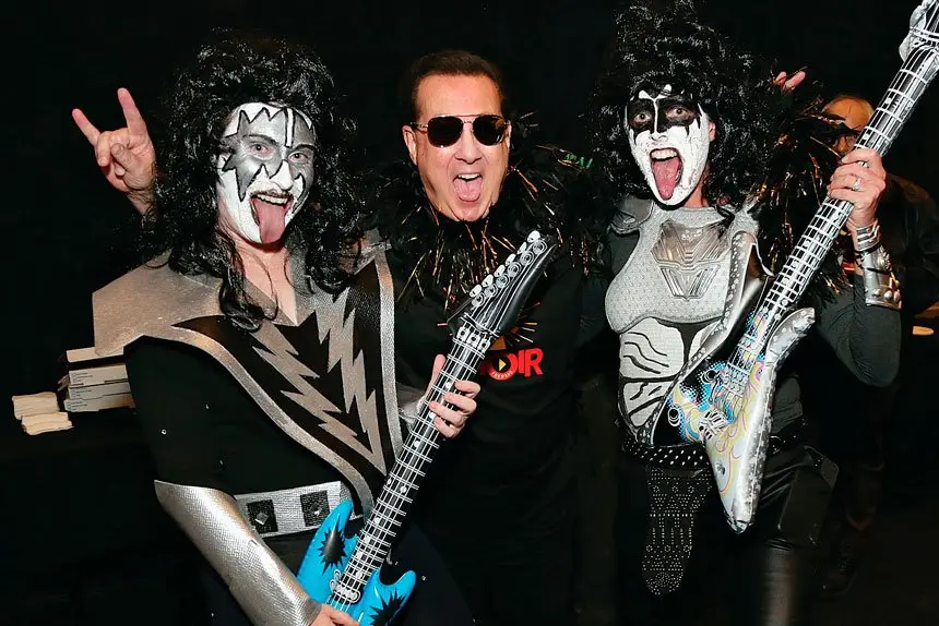 Vanessa Amaranthine and Tamara Broughton with Jonathon Welch