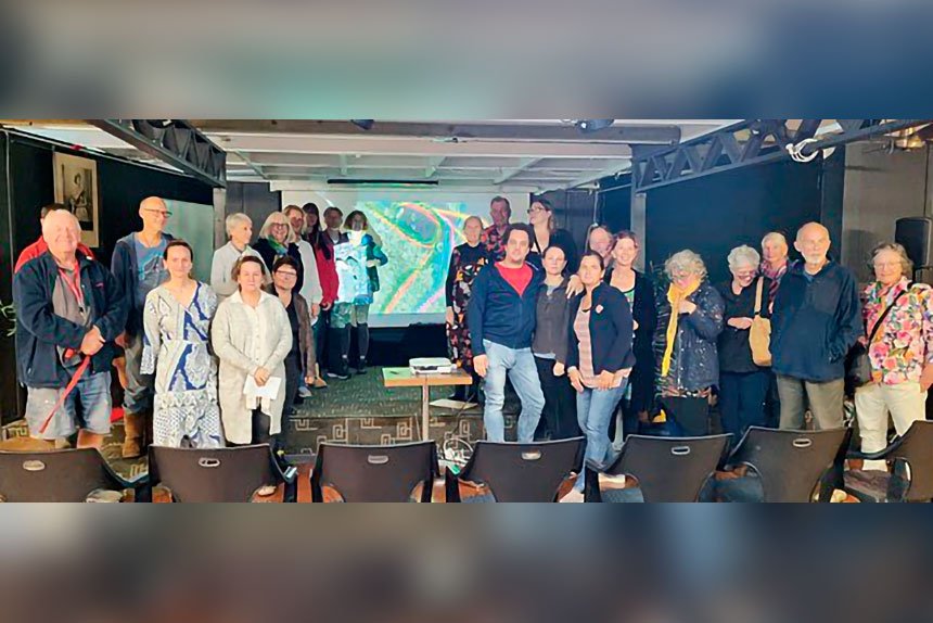 NOISE CONCERNS: About 35 island residents met to discuss the potential impacts of proposed new flight paths.