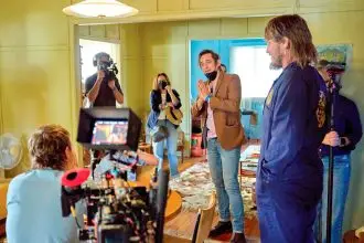 Streamer showers dollars