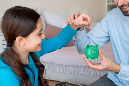 Keep the budget in order with back-to-school money saving tips