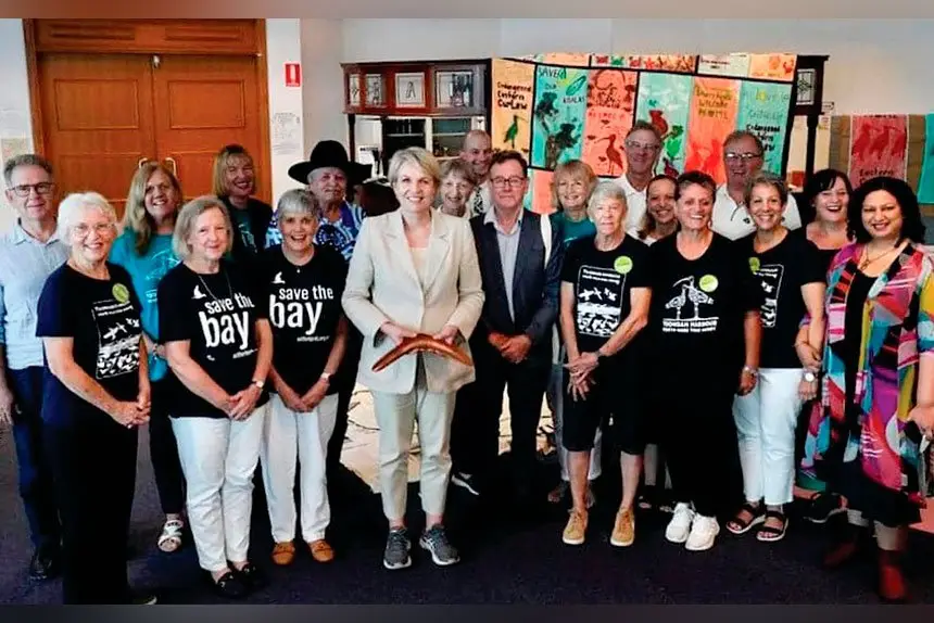 Federal Enivronment Minister the Hon. Tanya Plibersek meets with community members in Cleveland to hear their concerns