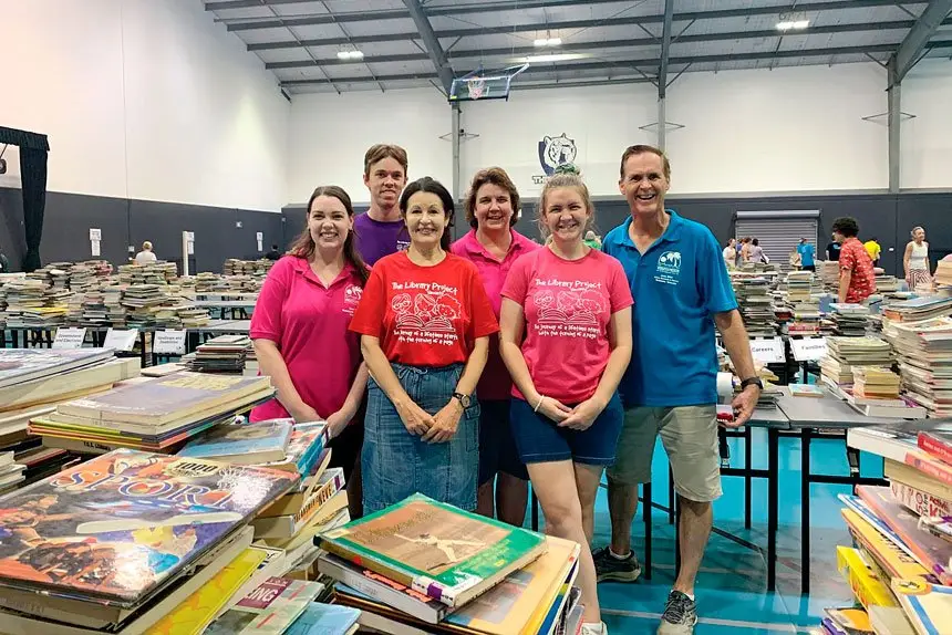 Sarah, Timothy, Jenny, Ronwyn, Jenali and Neale lead volunteers at Redland College space.