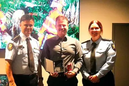 QSES Brisbane regional director Rick Murdoch, Redland City SES Unit Team Leader of the Year Steve Hayes, and QSES Brisbane Area Controller,Benay Patterson