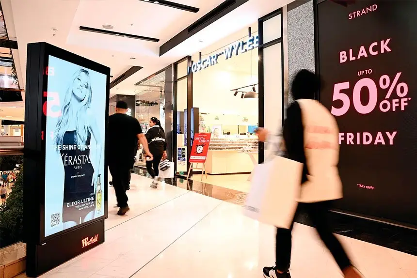 Retail sales in the months leading into Christmas are often volatile and influenced by sales. PHOTO: Dan Himbrechts/AAP PHOTOS