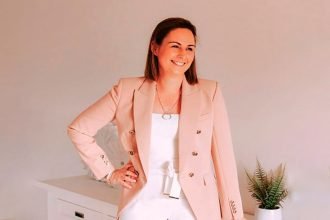 OUTSTANDING SERVICE: Award-winner Melissa Millar acknowledges the support of her team.