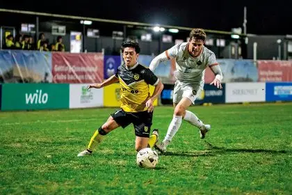 Ryo Emoto takes a tumble.