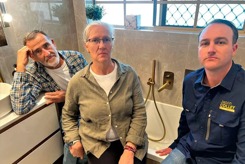 NOT GOOD ENOUGH: Disgruntled home owners Fernando and Nicole da Silva with Cr Jason Colley.