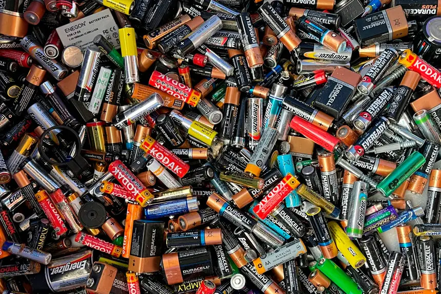 Council warns of fire risks from batteries in bins