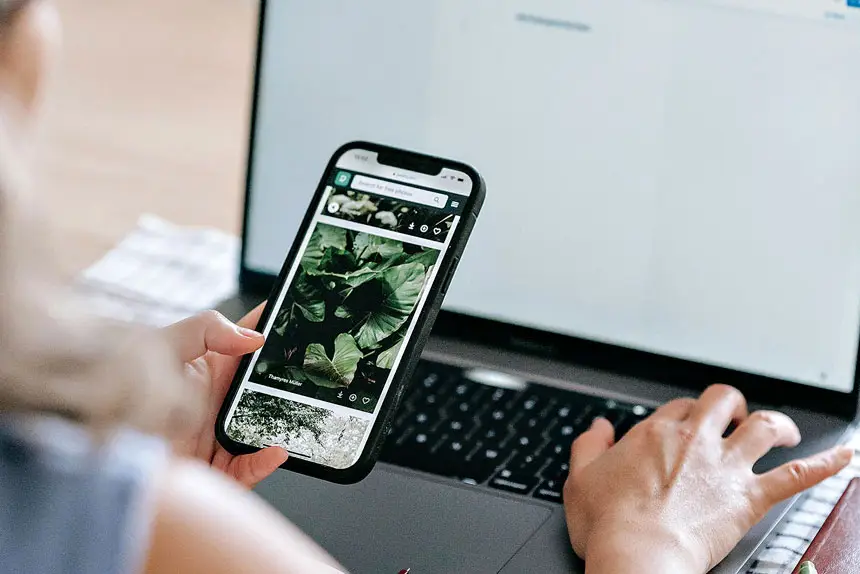 GOOD CALL: Strong, well-defined policies and procedures around mobile phone use in the workplace are critical.