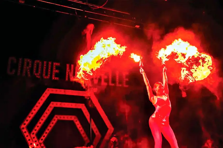 Modern staging and digital design play a central role in Cirque Nouvelle.