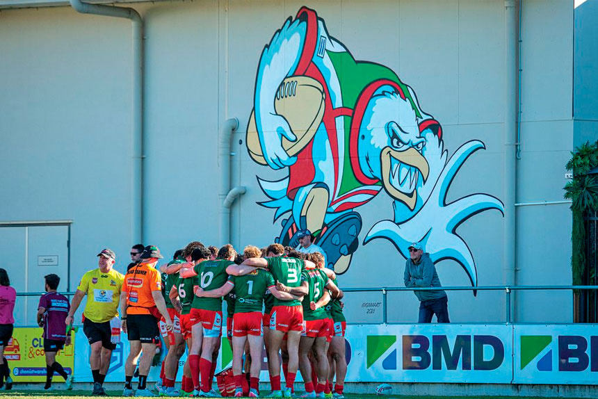 TOUGH TALK: The Seagulls have a team meeting after conceding a costly try. PHOTO: James Auclair